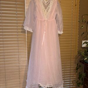 Delicate Pink Lace Trim Robe